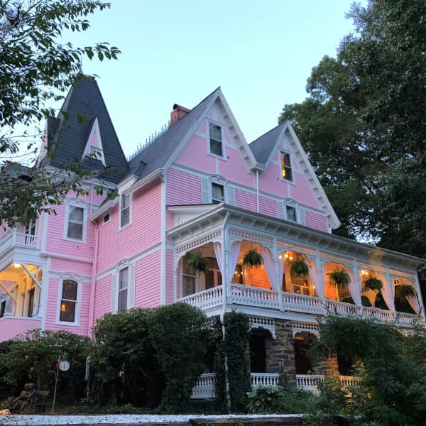 Cedar Crest Inn | | The Asheville Bed & Breakfast Association