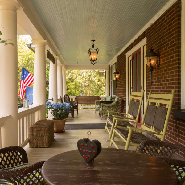 Sweet Biscuit Inn | | The Asheville Bed & Breakfast Association