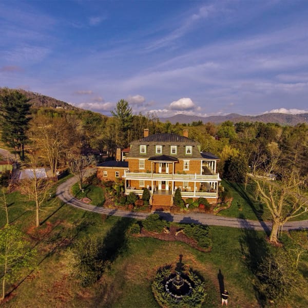 The Reynolds Mansion | | The Asheville Bed & Breakfast Association