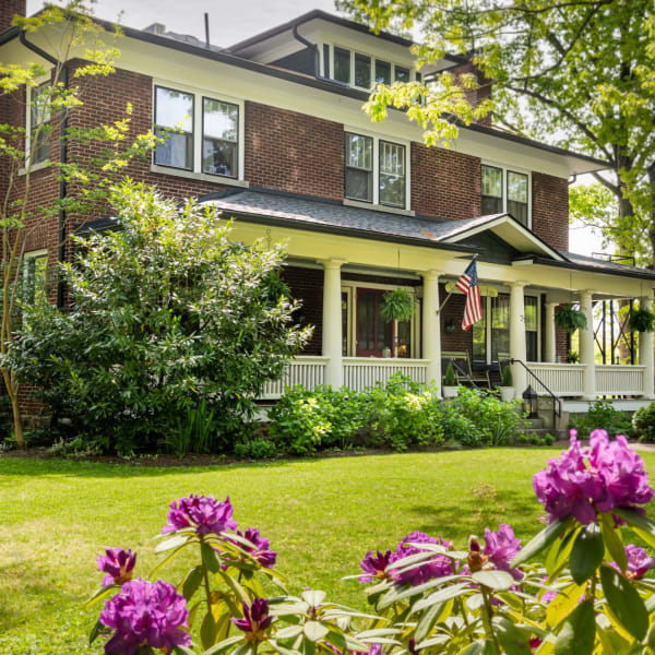 Sweet Biscuit Inn | | The Asheville Bed & Breakfast Association