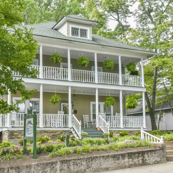 The Inn Around The Corner | | The Asheville Bed & Breakfast Association