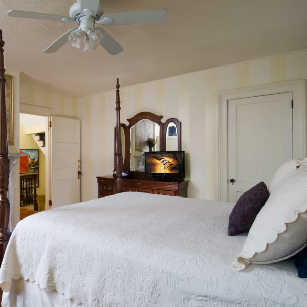 Carolina Bed & Breakfast | | The Asheville Bed & Breakfast Association