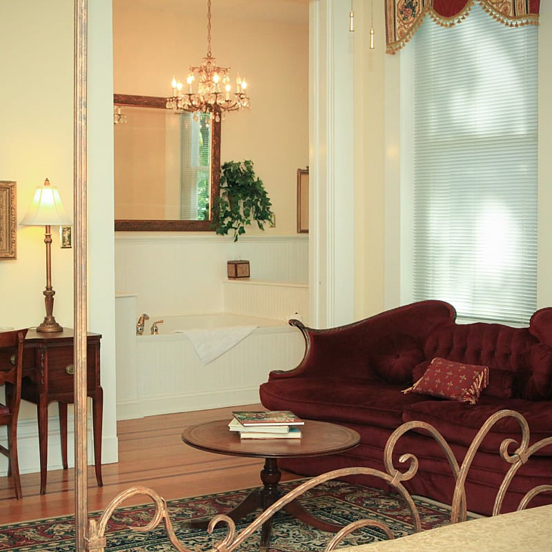 Rooms & Rates | Louisville KY DuPont Mansion Bed And Breakfast