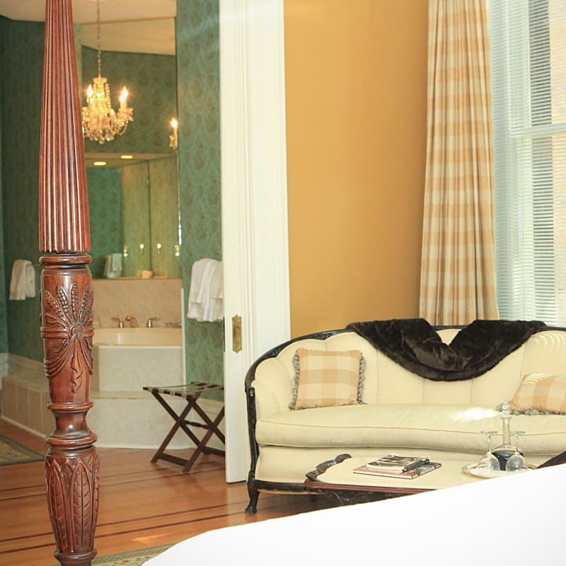 Rooms & Rates | Louisville KY DuPont Mansion Bed And Breakfast