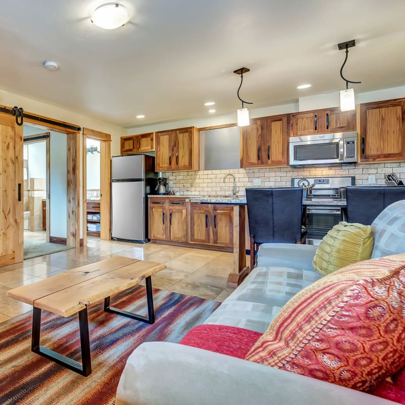 Mt. Bachelor Suite Bend Wall Street Suites