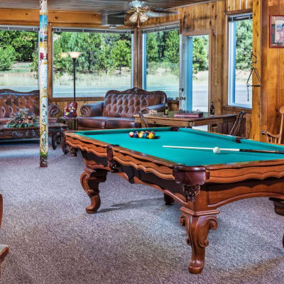 pool table and loung area St. Bernard Lodge