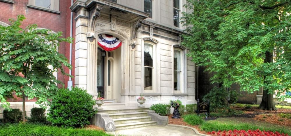 DuPont Mansion 's Neighborhood | DuPont Mansion Historic Bed ...