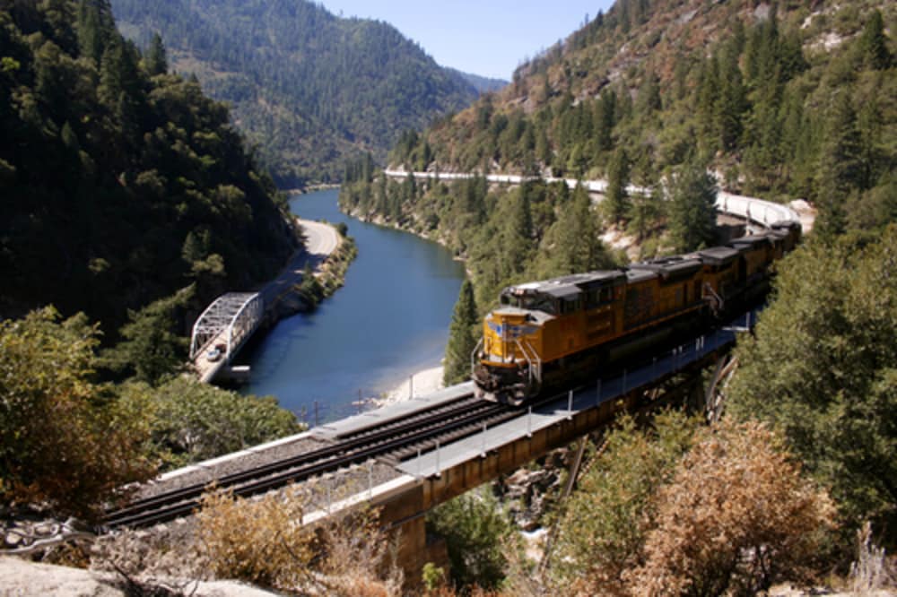 Видео ривер. Mill Creek Canyon Earthworks. Train fast forward.