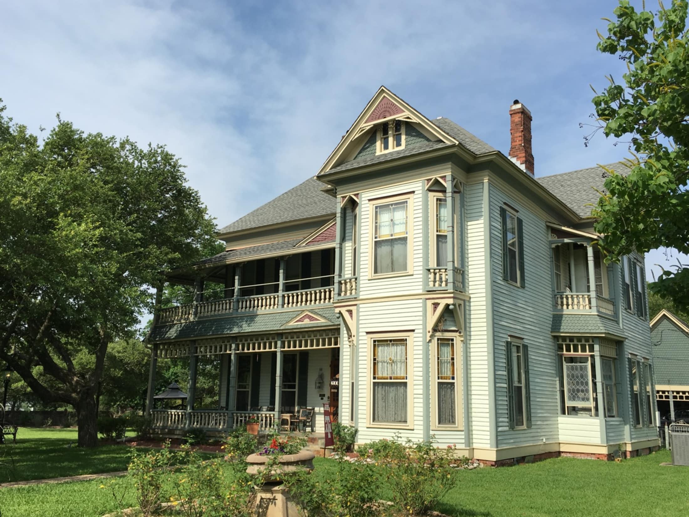 Milton Parker Home Luxury Bed & Breakfast in Bryan, TX