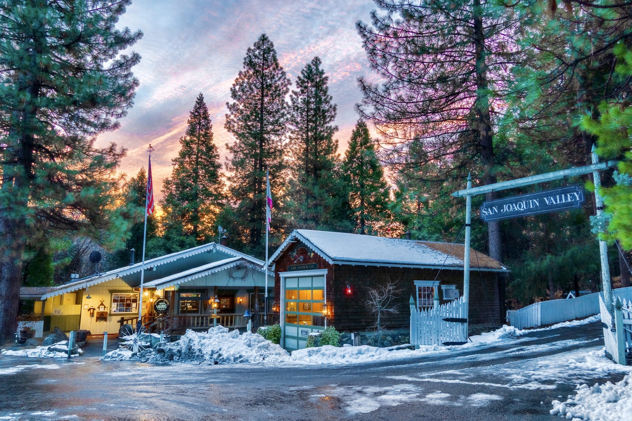 Narrow Gauge Inn B&B Hotel Lodge Restaurant Bar Fish Camp CA