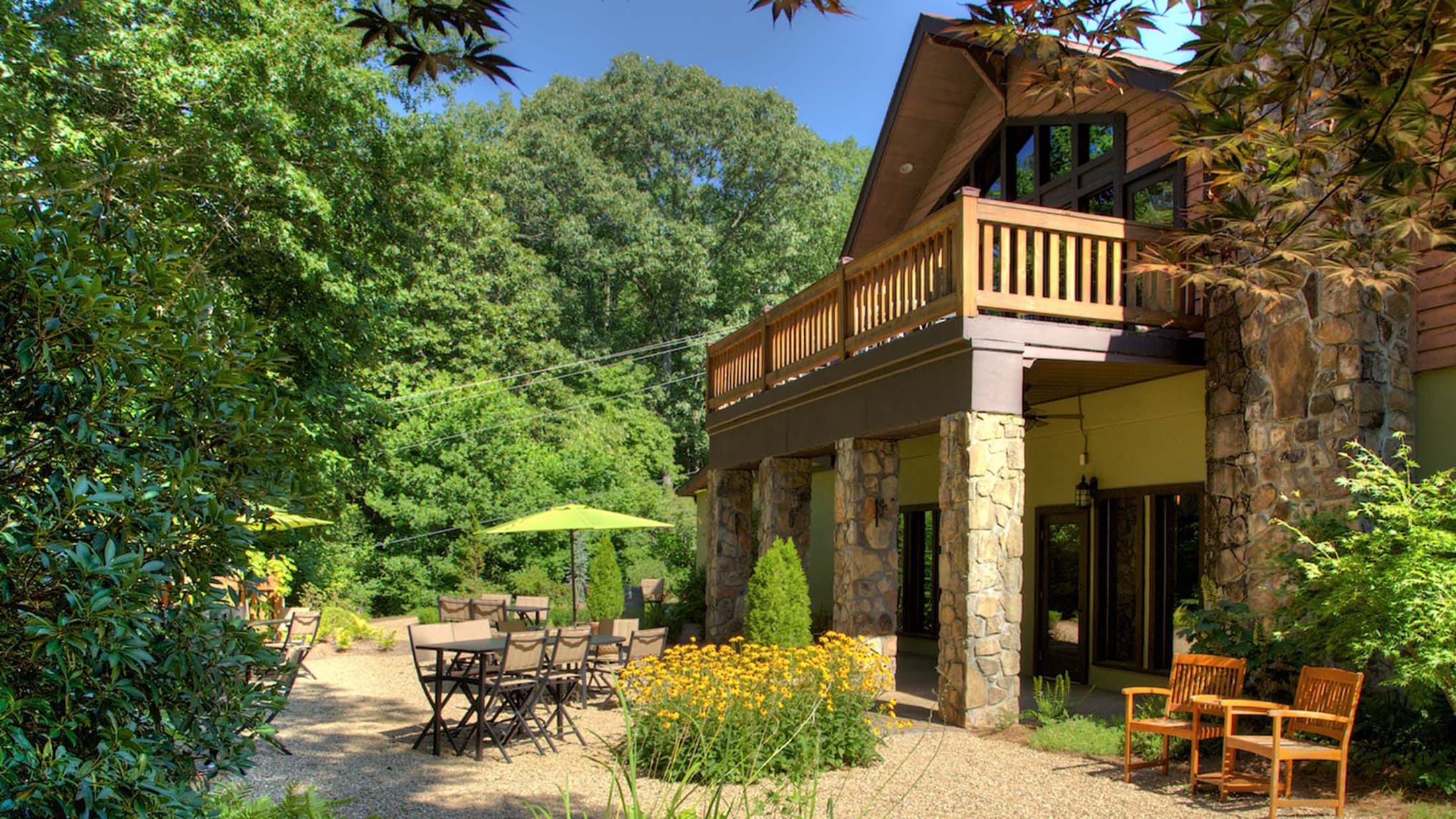 Sylvan Valley Lodge & Cellars North Lodging & Wine