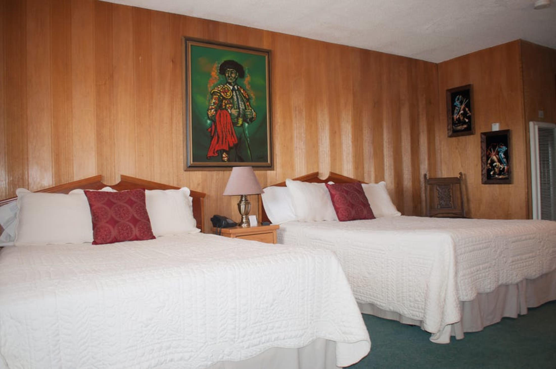 Vintage Themed Rooms Raton Pass Motor Inn, Raton NM Lodging