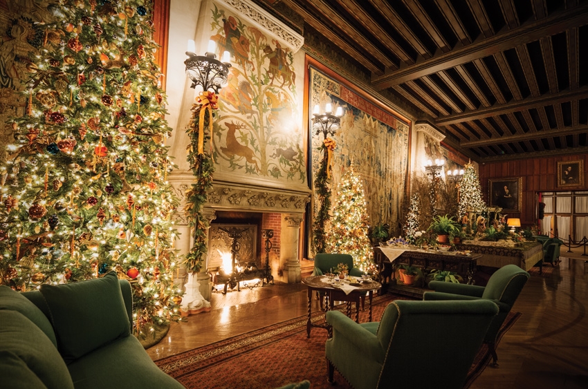 The Magic Of A Biltmore Christmas Pinecrest Bed